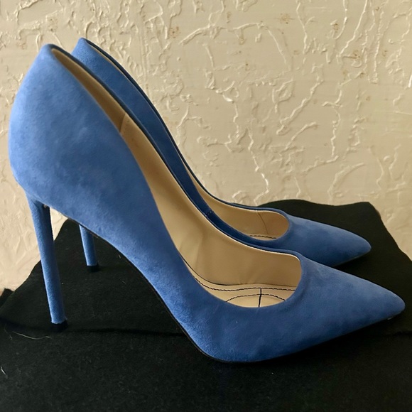Rouge Pumps/Heels Condition-01 - Picture 2 of 8